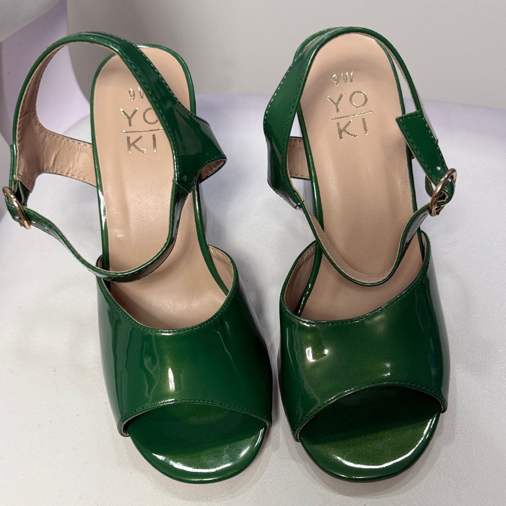 Yoki Women's Glossy Emerald Sandals